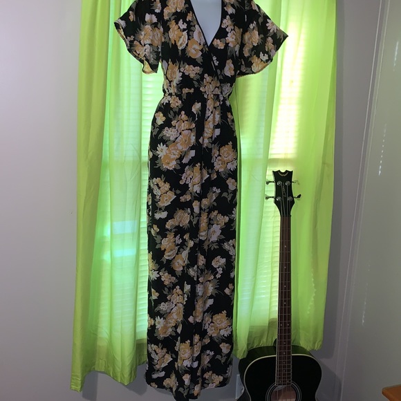Exhilaration floral print jumpsuit, Sz medium, side, pockets, cinched wa… - Picture 3 of 9